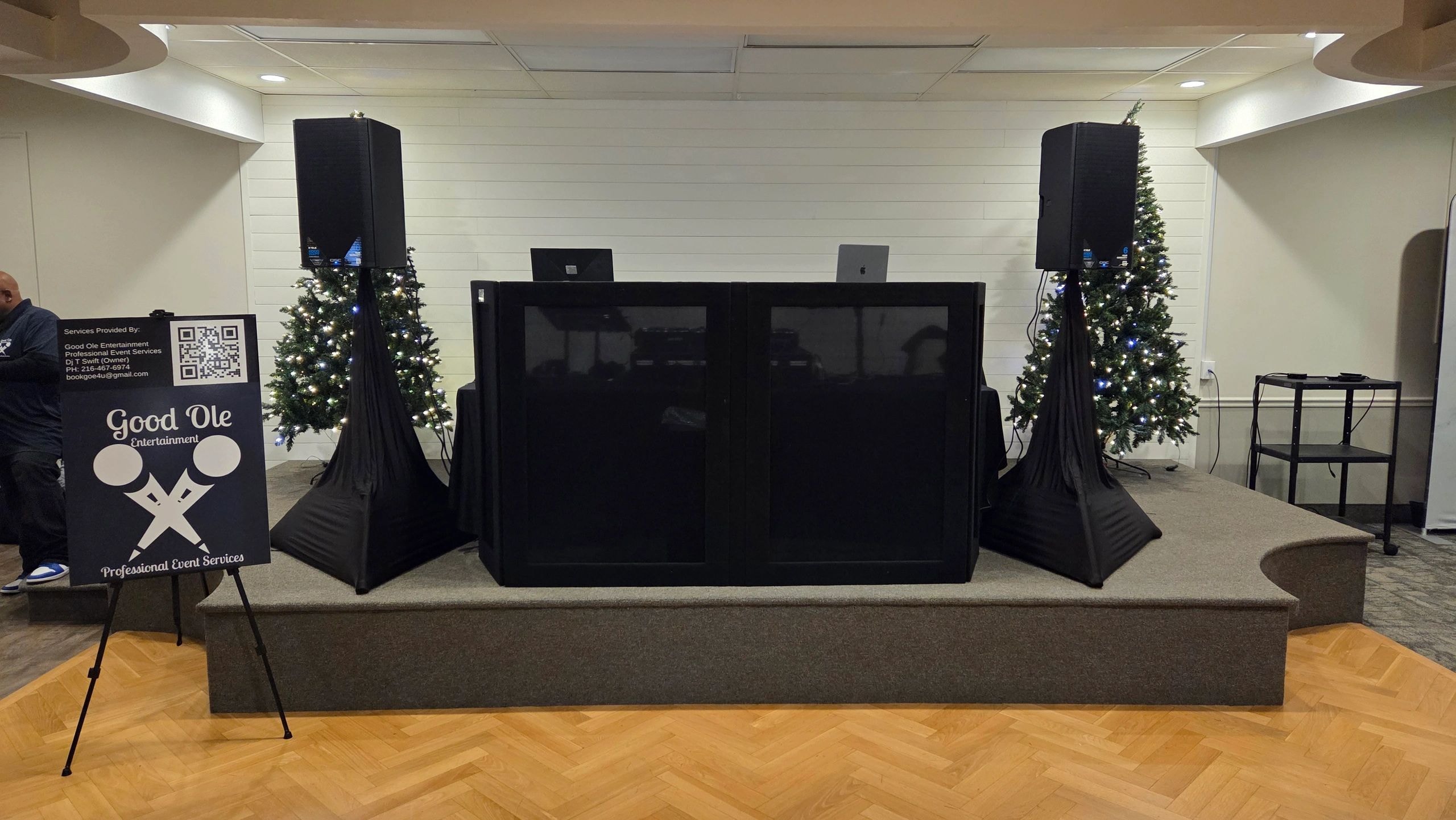 Good Ole Entertainment event stage setup