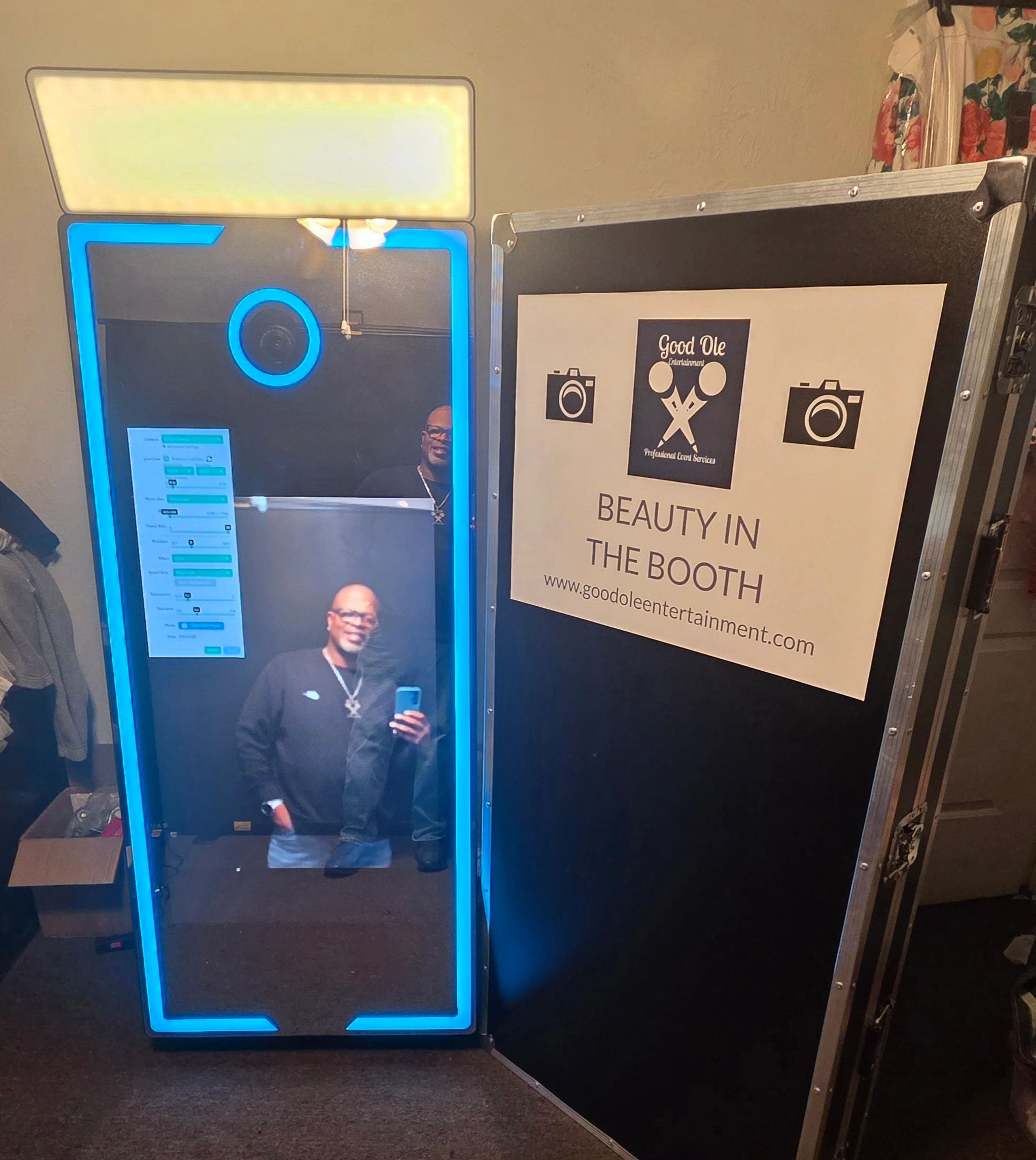 Photo booth neon blue event party